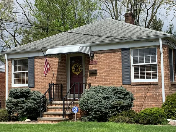 23224 Marion Rd, North Olmsted, OH 44070