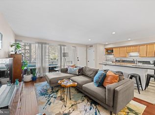 7523 Spring Lake Dr APT C2, Bethesda, MD 20817