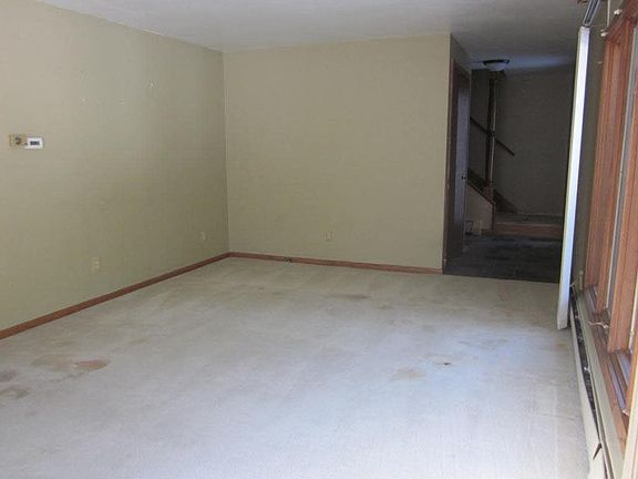 5th image of 919 Laverne Dr