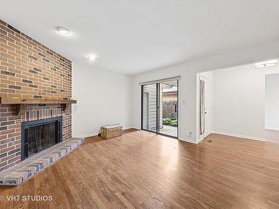 3rd image of 234 W Grant Vlg