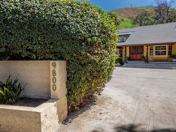 2nd image of 9800 Sunland Blvd