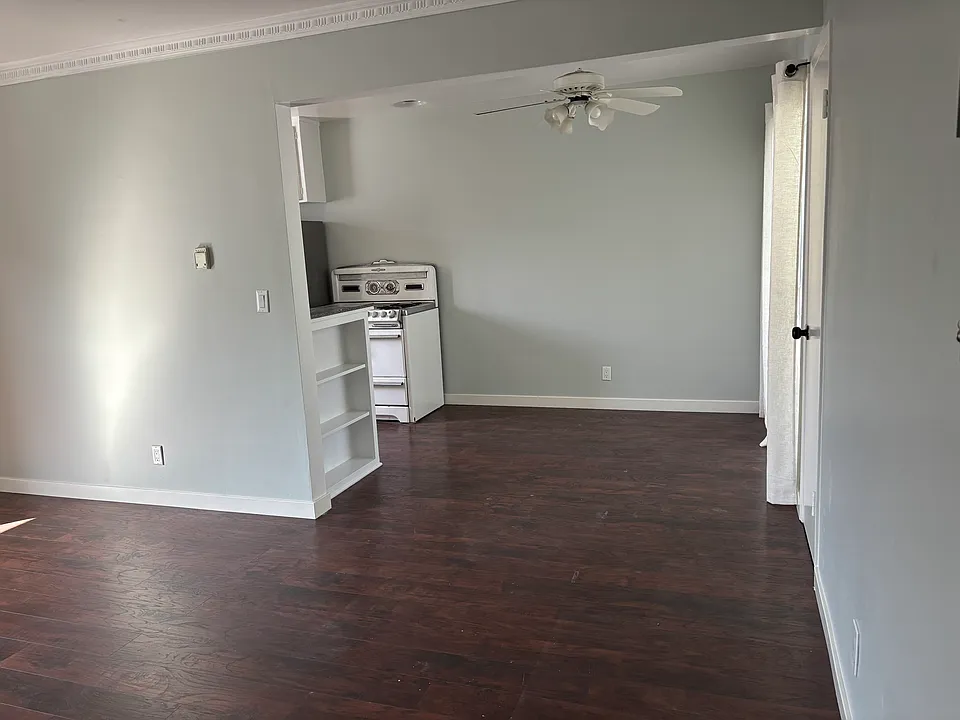 2031 S Shenandoah St #9