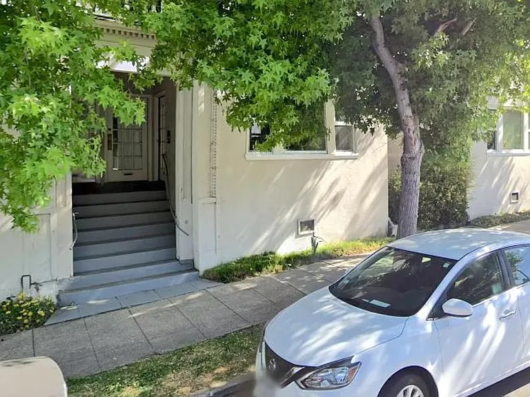 Very Large 1 Bedroom Apartment (Has Been Used As A 2 Bedroom) — Photo 12