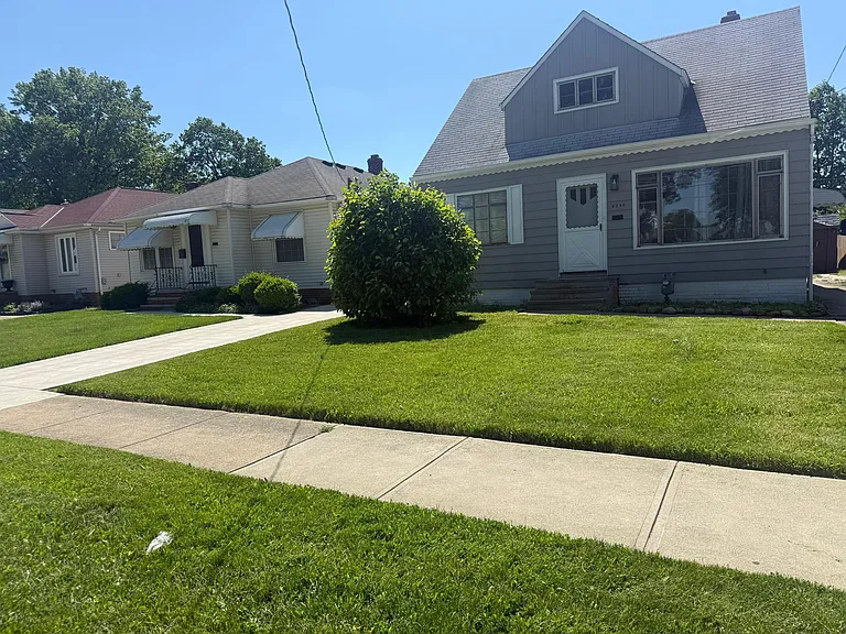 6236 Westminster Dr — Photo 3