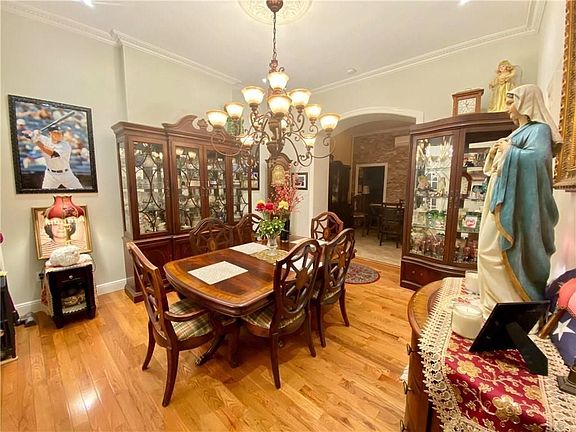 4th image of 260 President St APT 1