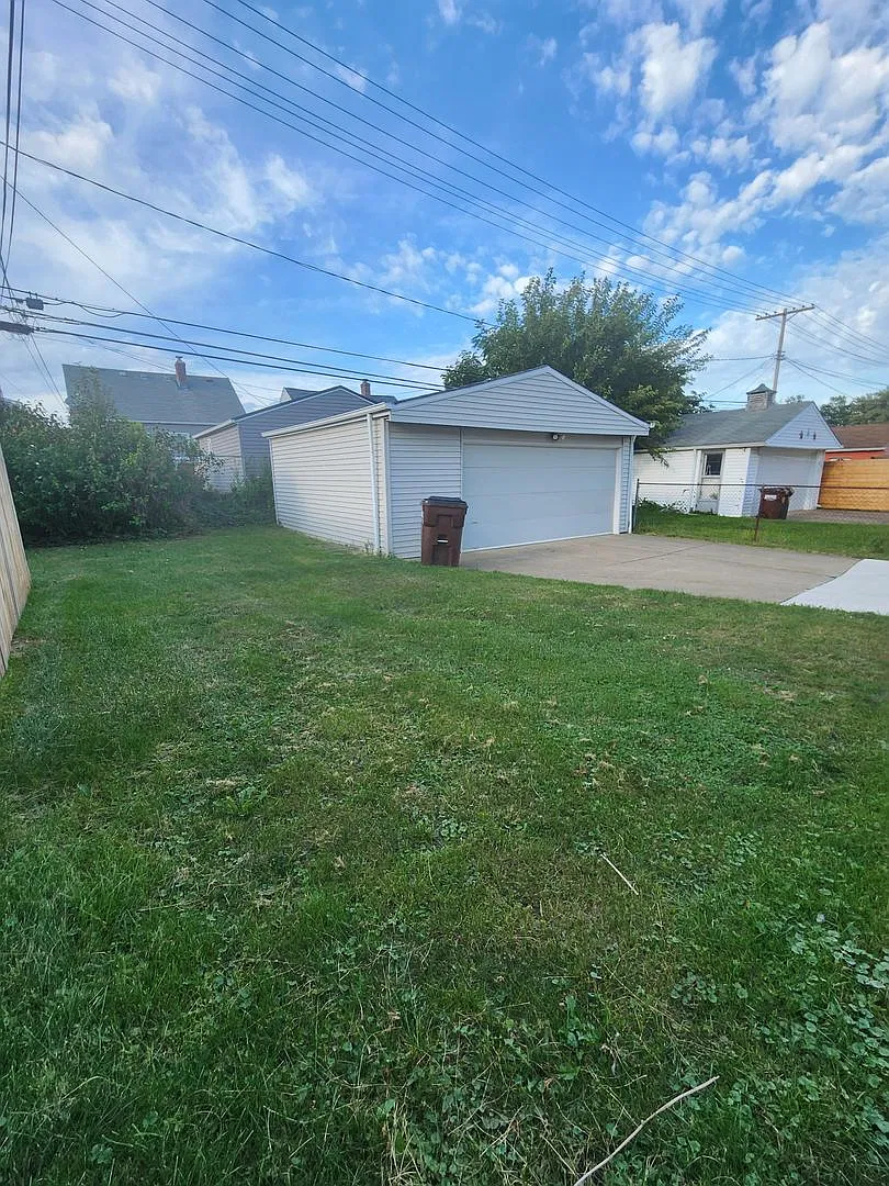 Charming 3-Bedroom Single-Family Home at 5618 Sunderland Dr | Detached 2-Car Garage & Central A/C — Photo 2