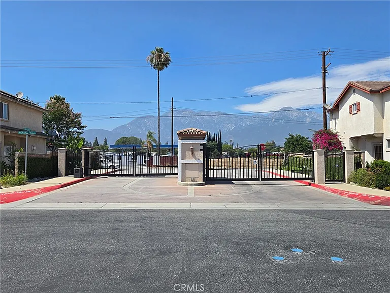 481 Pinewood — Photo 28