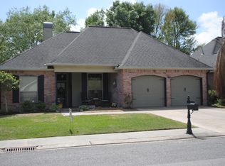 206 Southlake Cir, Youngsville, LA 70592