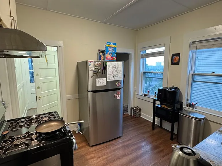 8 Sawyer Ter #9 — Photo 2