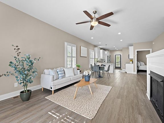 4th image of 1119 Dodson Dr