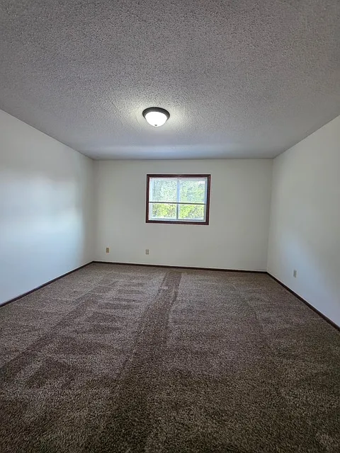 2 bed, 800 sqft, $875 — Photo 2