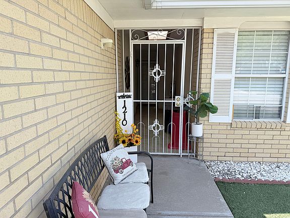 4th image of 1210 Seville St