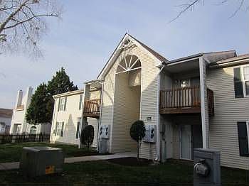 5th image of 812 Crossing Ct APT 302