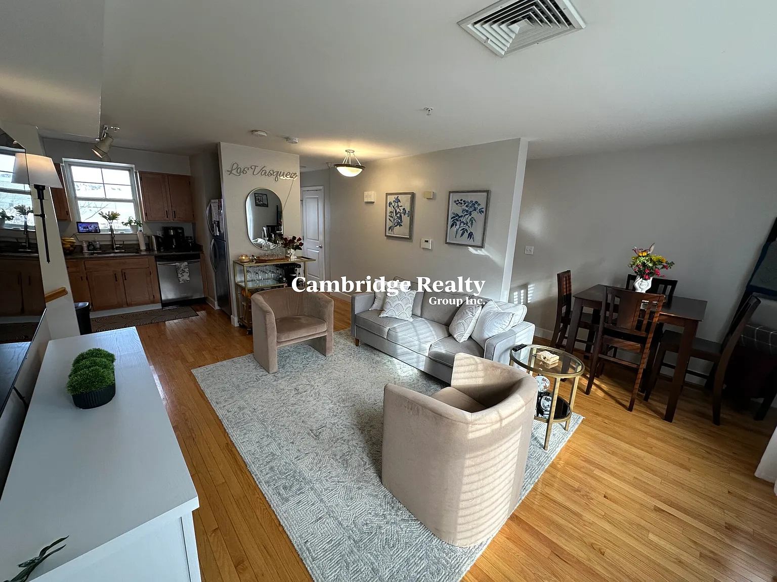2 bed, 1.0 bath, 887 sqft, $2,750 — Photo 4