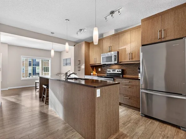 330 Marquis Ln SE, Calgary, AB T3M 2G8