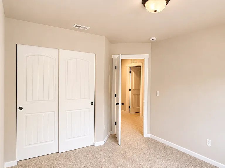 3918 Southlake Dr SE — Photo 16