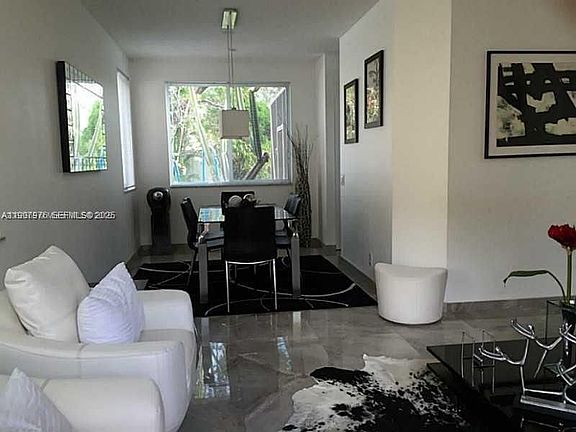 4th image of 1654 Salerno Cir