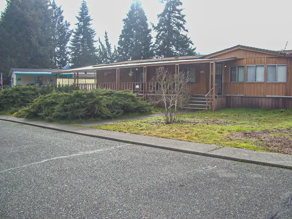 1061 Lee Roze Ln, Grants Pass, OR 97527