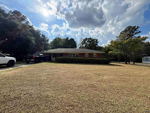 3rd image of 402 Coney Rd