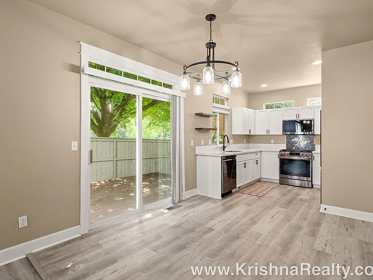 19405 SE 33rd St — Photo 9