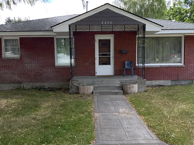 2200 S Lee Ave — Photo 18