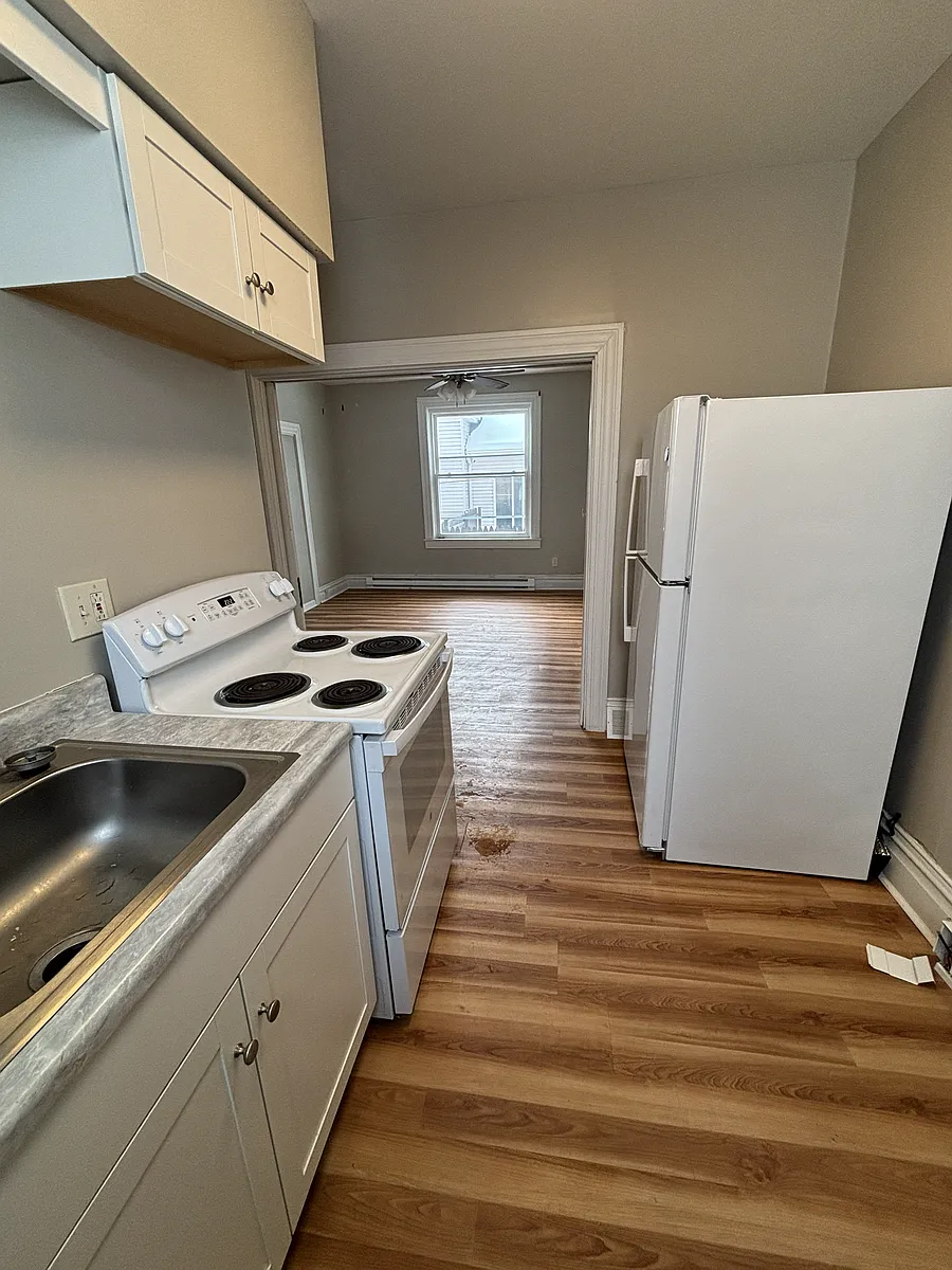 Building Photo - 605 E 9th Ave #1