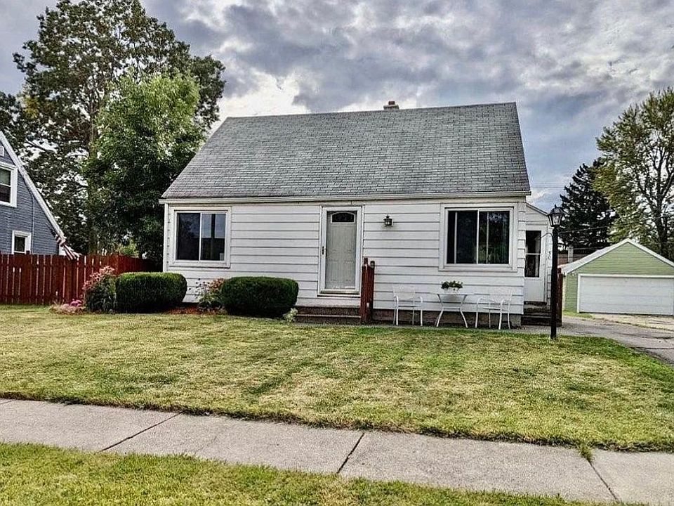 1st image of 30 Edge Park Dr