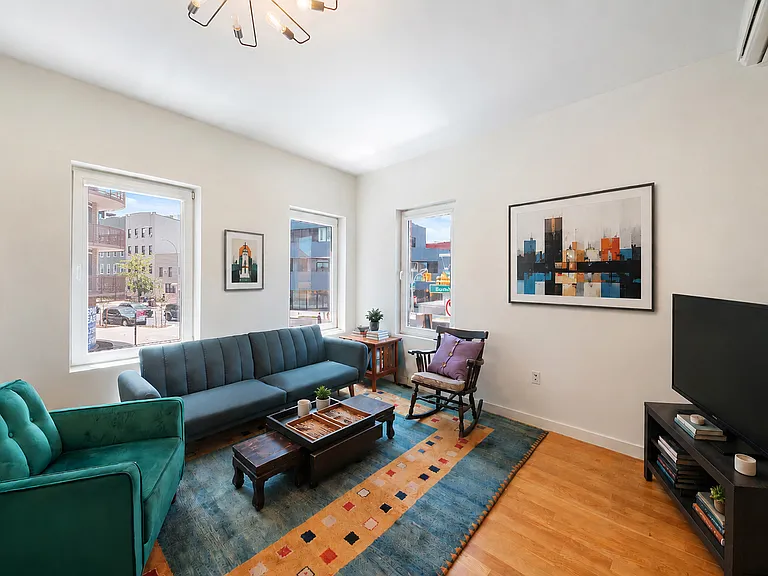 809 Metropolitan Ave #PENTHOUSE — Photo 1