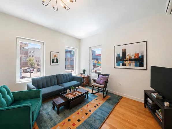 809 Metropolitan Ave #Penthouse, Brooklyn, NY 11211