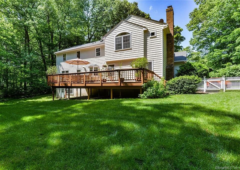 2nd image of 6 Susan Ct