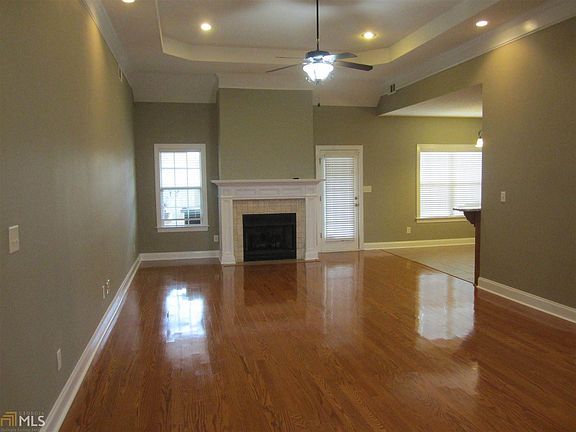 5th image of 403 Rose Hill Dr