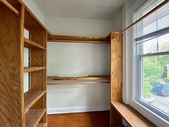2nd image of 819 Shirley Ave