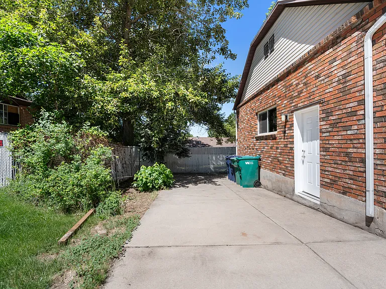 2569 N 2900 E — Photo 15