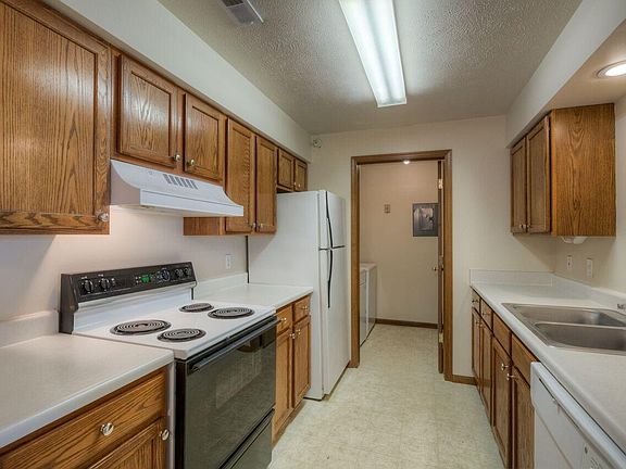 4th image of 110 Glenmore Dr #23