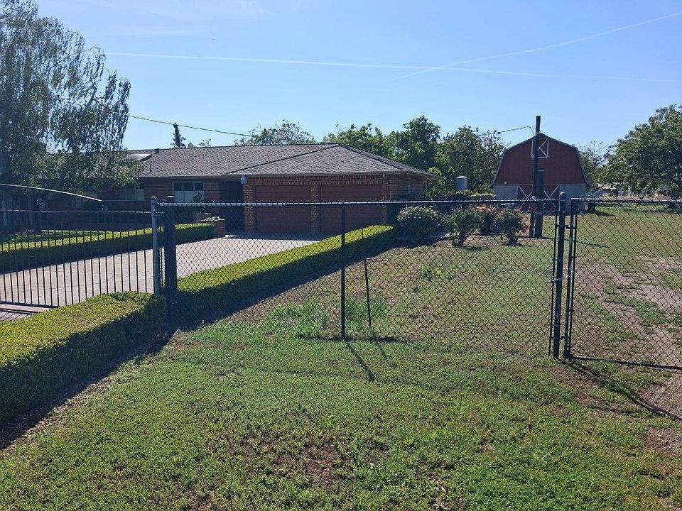 2nd image of 2489 N Beecher Rd