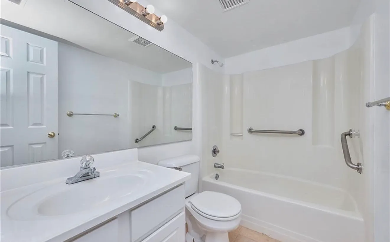 2 bed, 1000 sqft, $1,875 — Photo 1