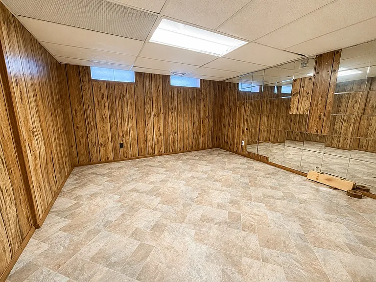9297 Hartwell St — Photo 29