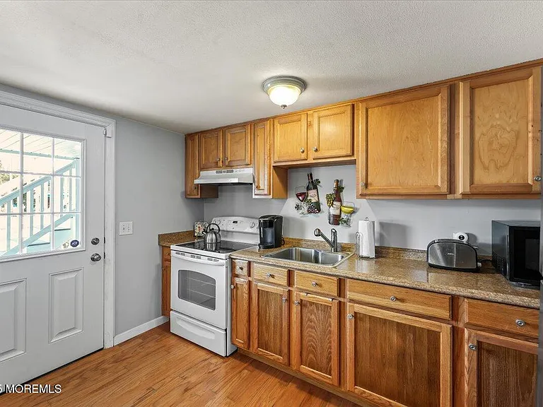 273 N 12th St #1 — Photo 9