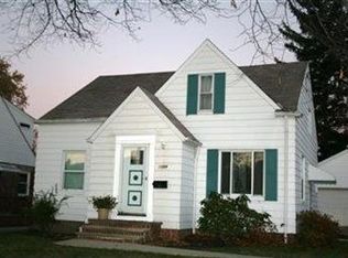 1389 Commonwealth Ave, Mayfield Heights, OH 44124