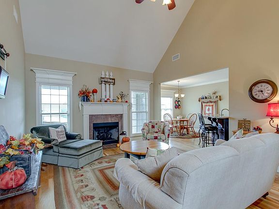 5th image of 2604 Pebblecreek Ln