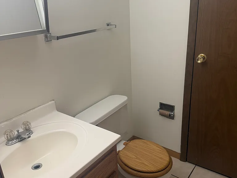 2585 Parkview St #8 — Photo 2
