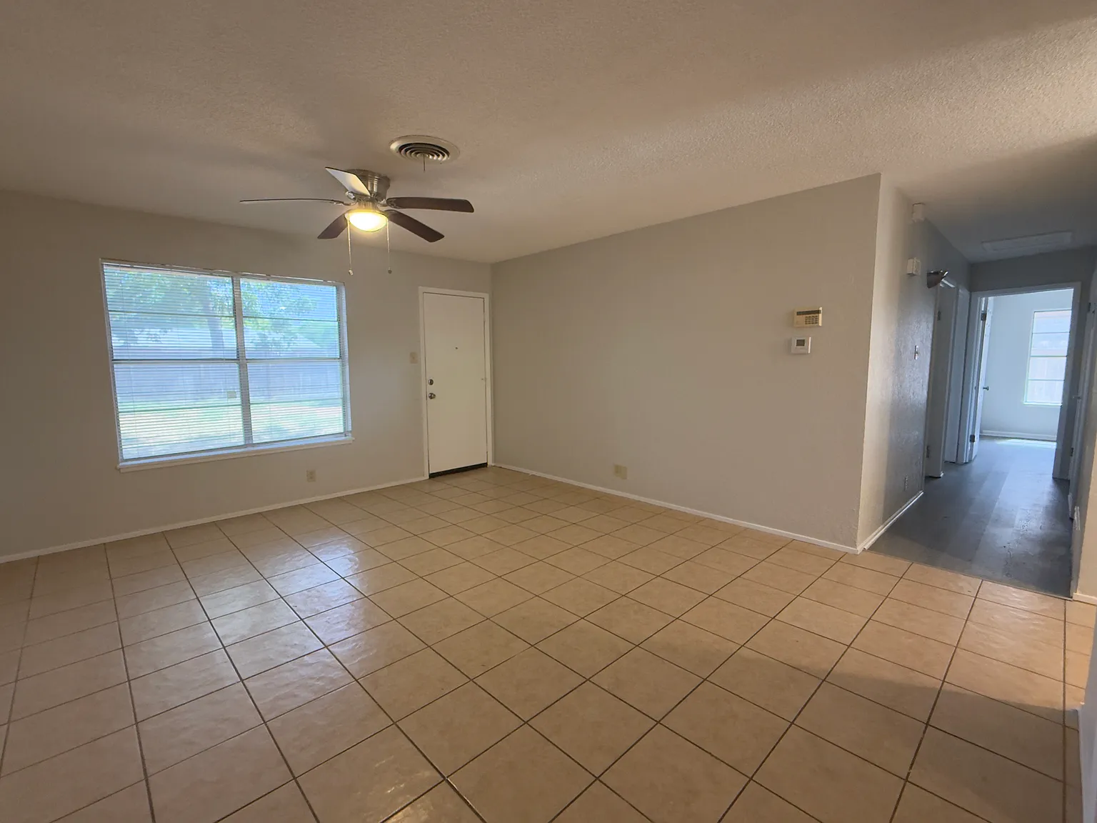 3 bed, 1160 sqft, $1,700 — Photo 3