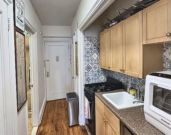 2nd image of 433 W 34th St APT 4D