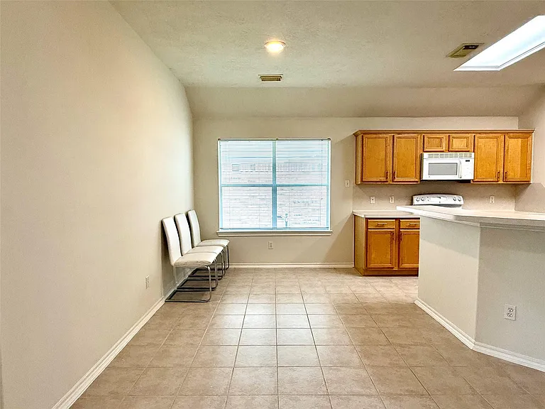 5610 Gaffney Ln — Photo 11