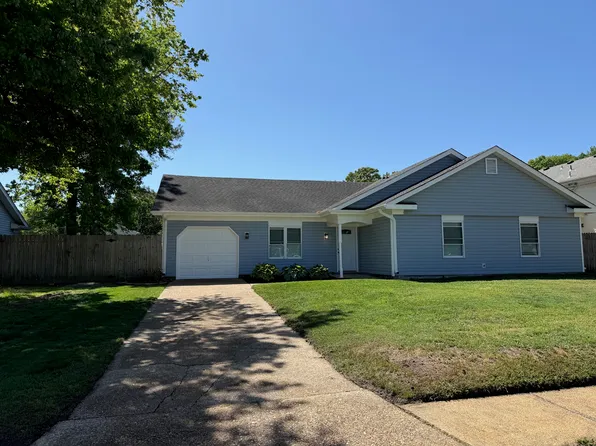 1705 Star Lake Dr, Virginia Beach, VA 23453
