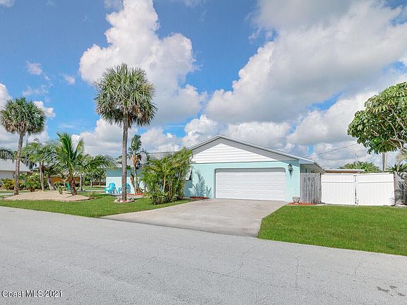 3rd image of 300 Bahama Dr