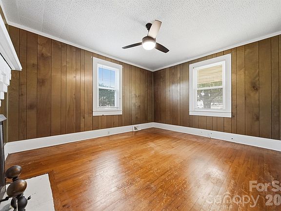 5th image of 592 Main St