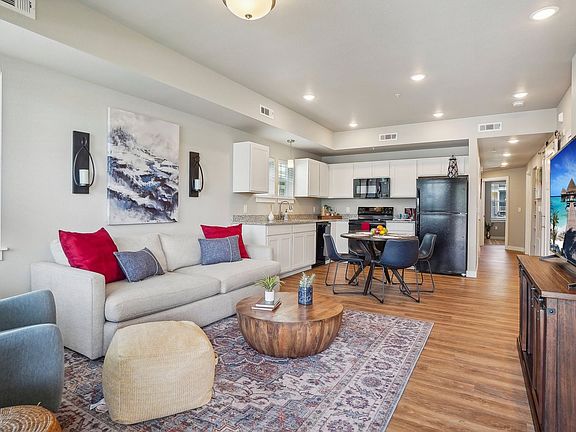 3rd image of 2602 N Cascade Ave #101