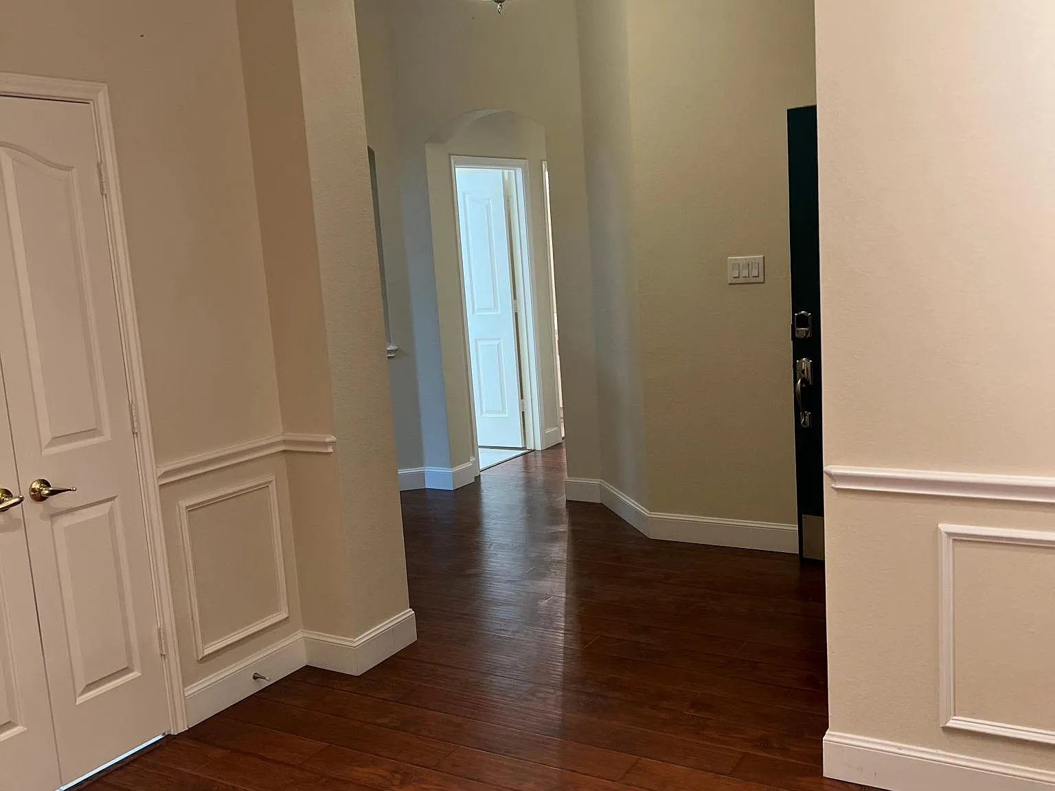 7901 Glenoaks Drive — Photo 4