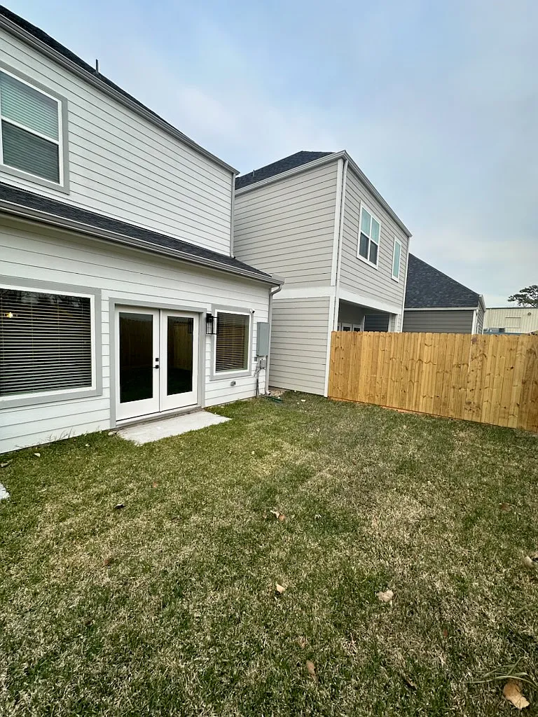 3 bed, 2.5 bath, 1537 sqft, $2,400 — Photo 3